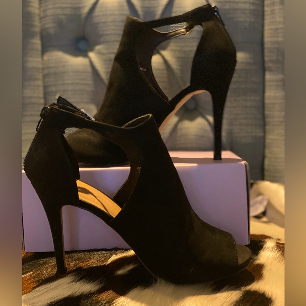 Madden Girl Black Pumps